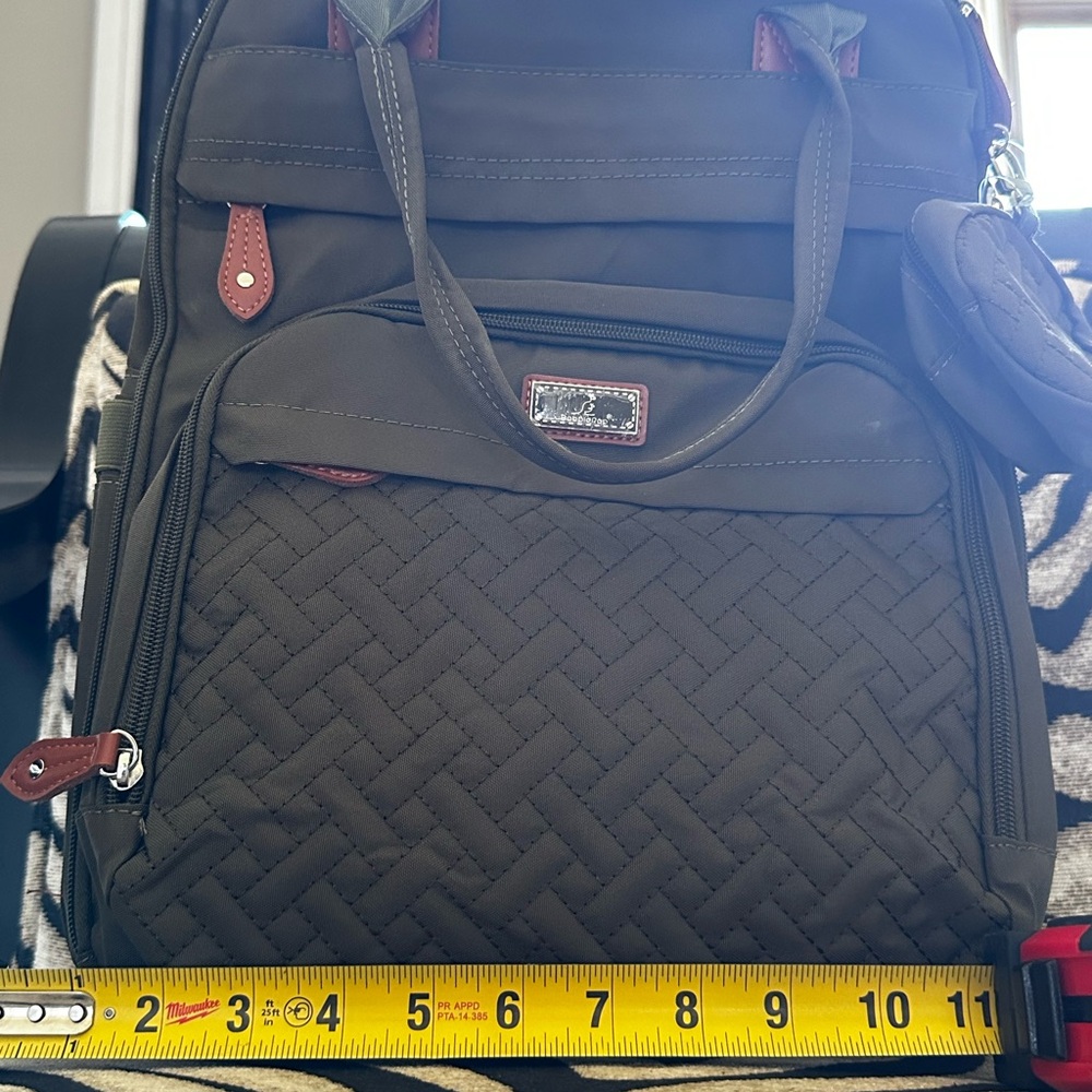 Chic Green Baby Bag with Versatile Design